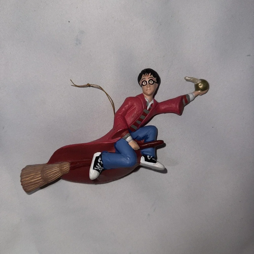 HARRY POTTER QUIDDITCH ORNAMENT WARNER BROTHERS‎ 2000